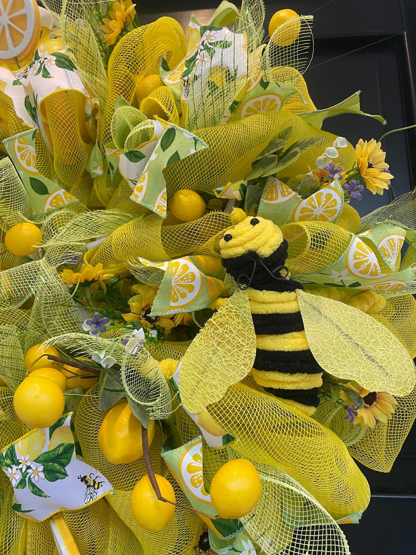 XL Honey Bee Wreath for Front Door, Bee Wreath, Farmhouse Wreath, Lemon Summer Door Wreath, Cottage Wreath, Garden Wreath, Handmade Wreath