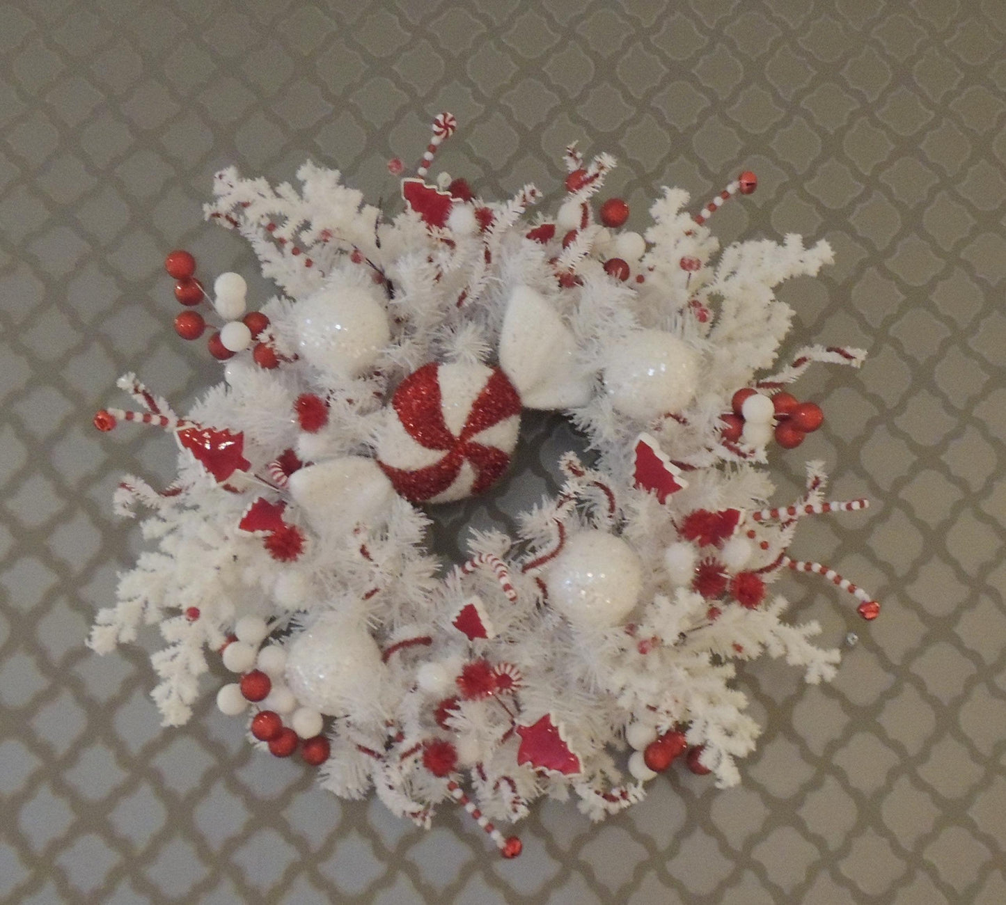 Luxury Candy Cane Red White Gum Ball Christmas Wreath Front Door Luxury Home Decorations Xmas Winter Mantle Decor Holiday Wreath Advent Swag