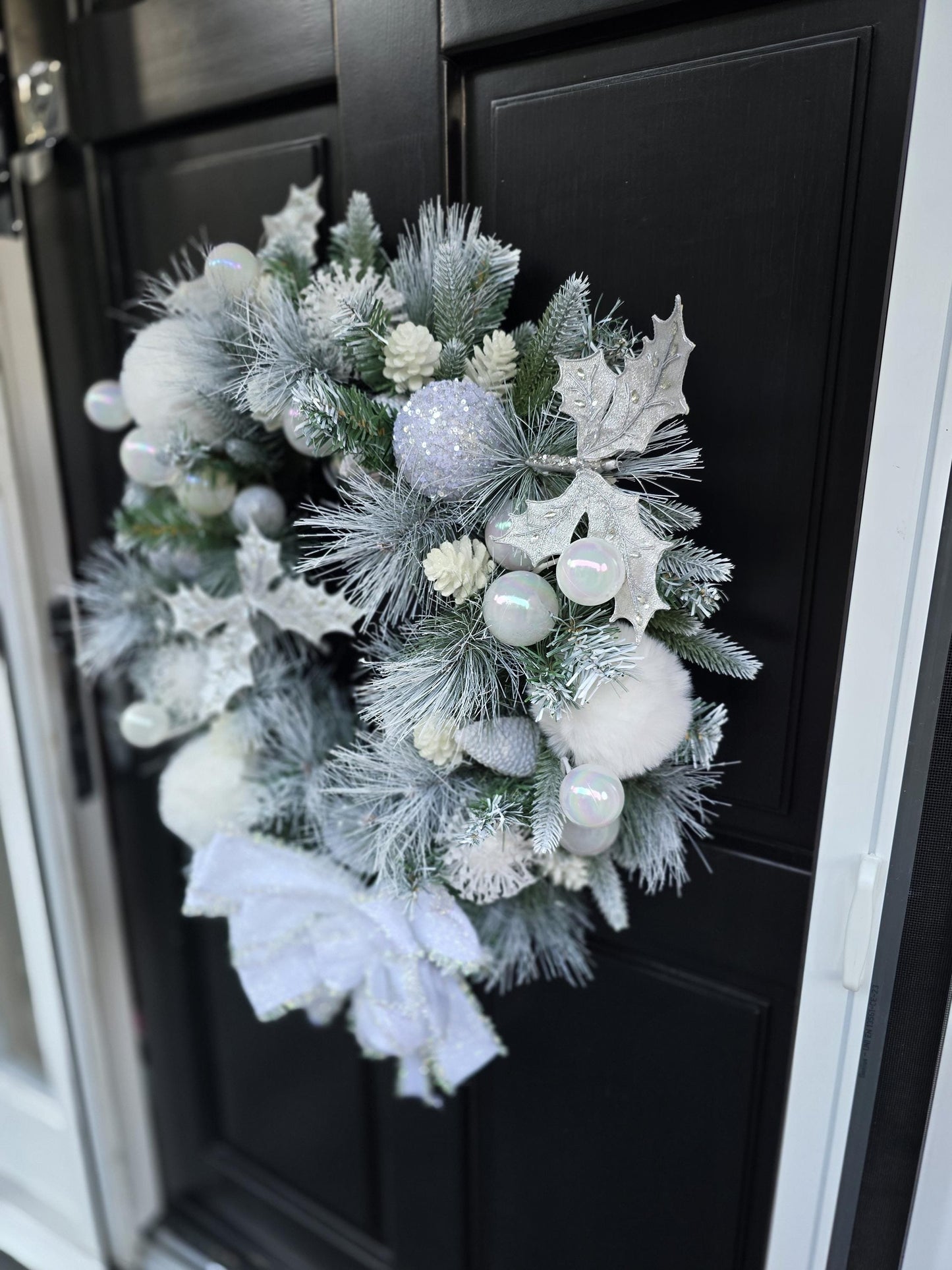 Luxury Christmas Flocked Snowy Christmas Wreath Winter Holiday Front Door Porch Wall Hanger Mantle Home Decor Decoration Designer Gift Pine