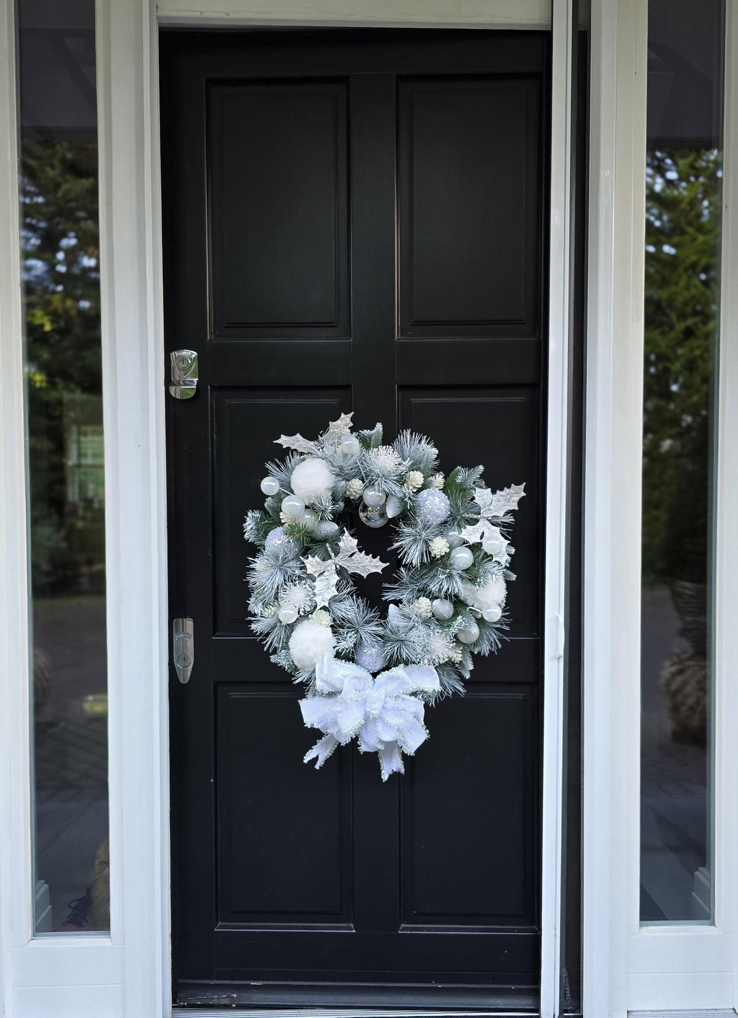 Luxury Christmas Flocked Snowy Christmas Wreath Winter Holiday Front Door Porch Wall Hanger Mantle Home Decor Decoration Designer Gift Pine