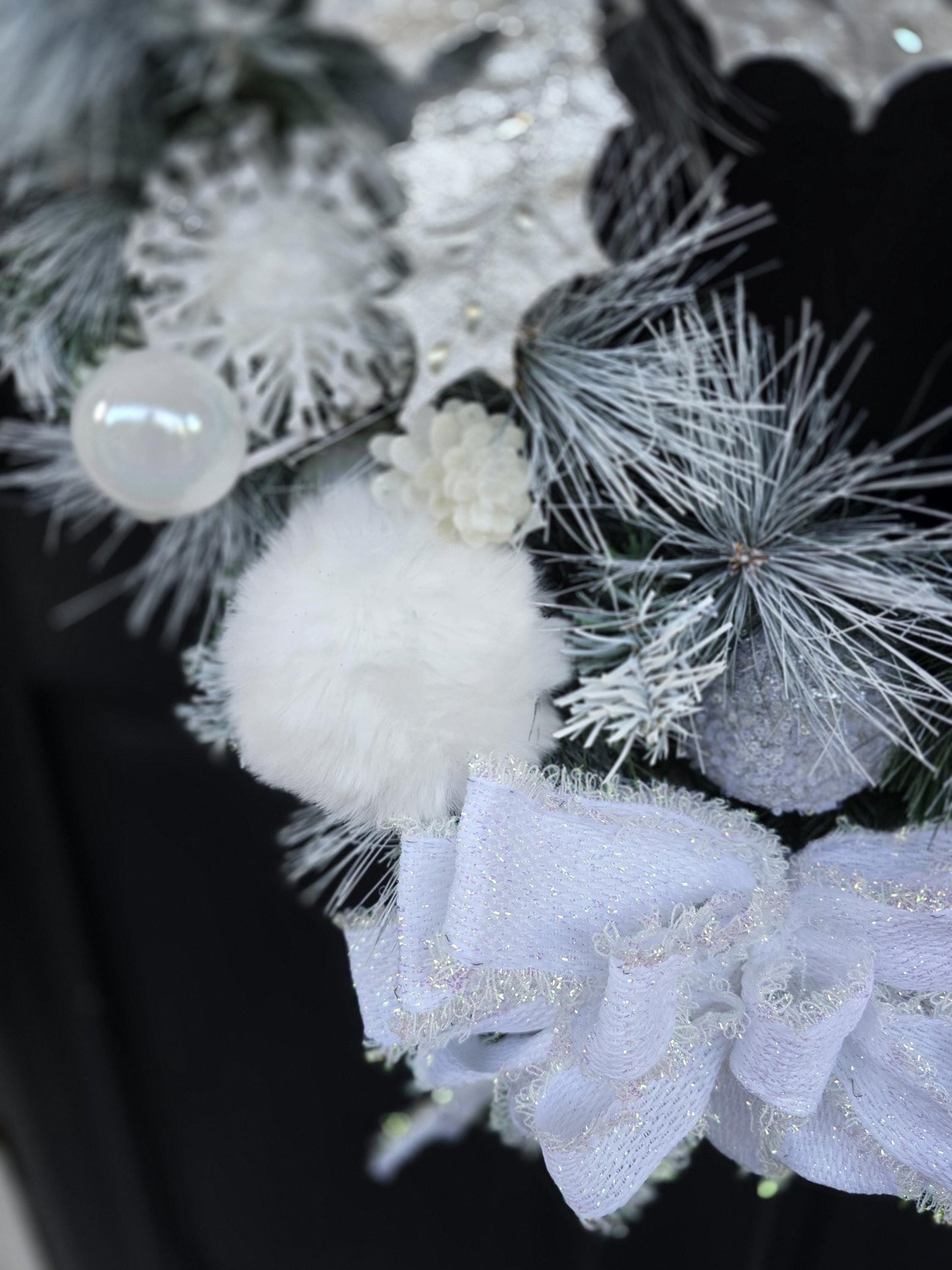 Luxury Christmas Flocked Snowy Christmas Wreath Winter Holiday Front Door Porch Wall Hanger Mantle Home Decor Decoration Designer Gift Pine