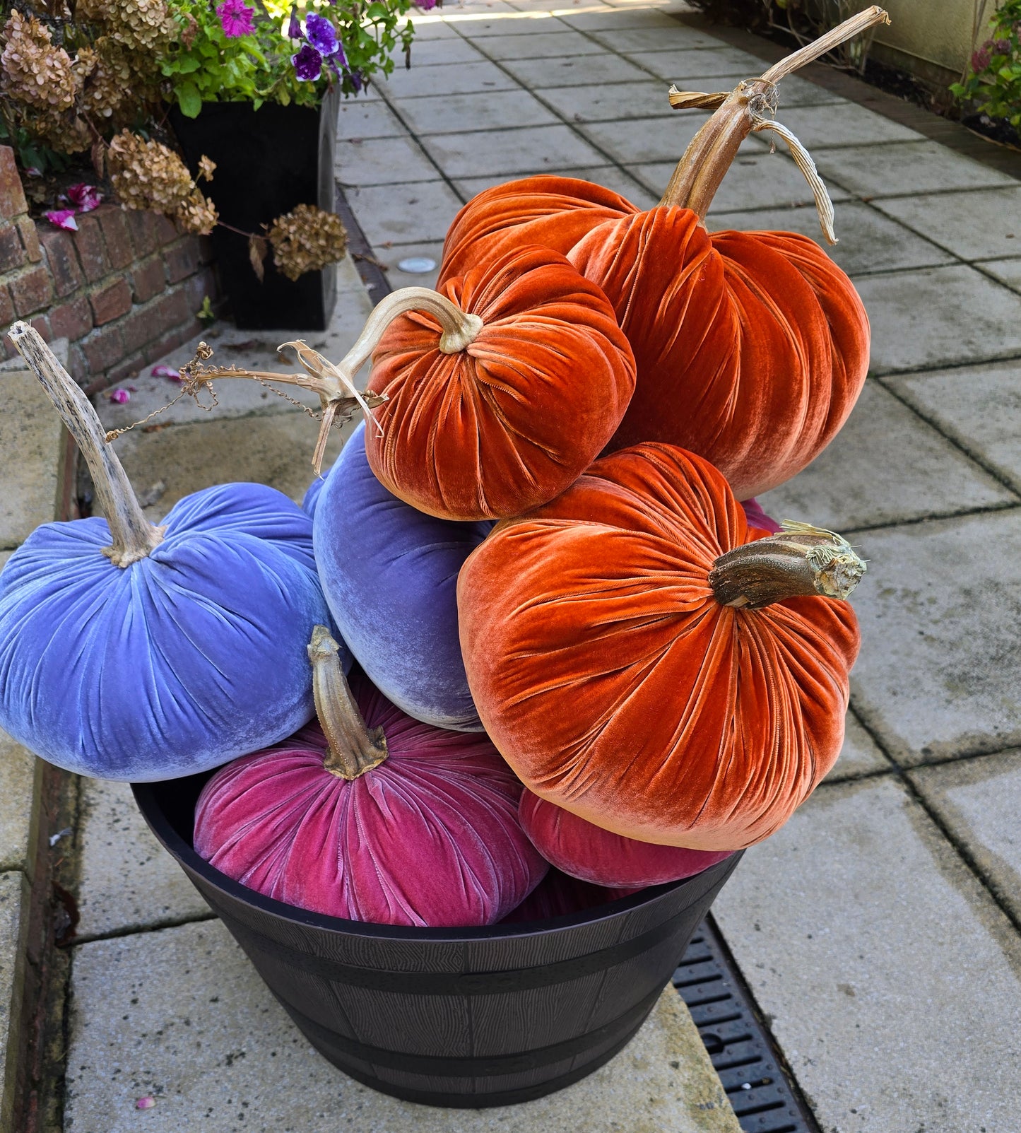 Set of 4 Silk Velvet Pumpkins – X-Small, Small, Medium & Large | 100% Wool Filled with Real Stems