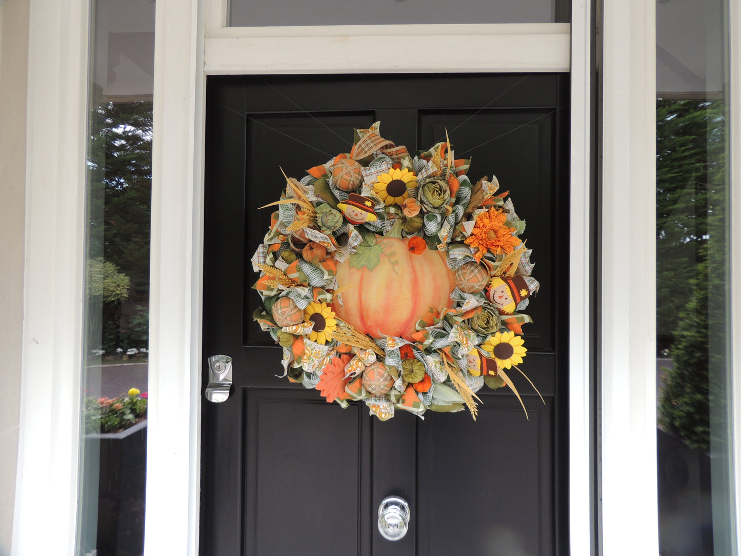 Large Autumn Pumpkin Wreath with Scarecrows & Sunflowers – 60cm Fall Harvest Thanksgiving Front Door Decor