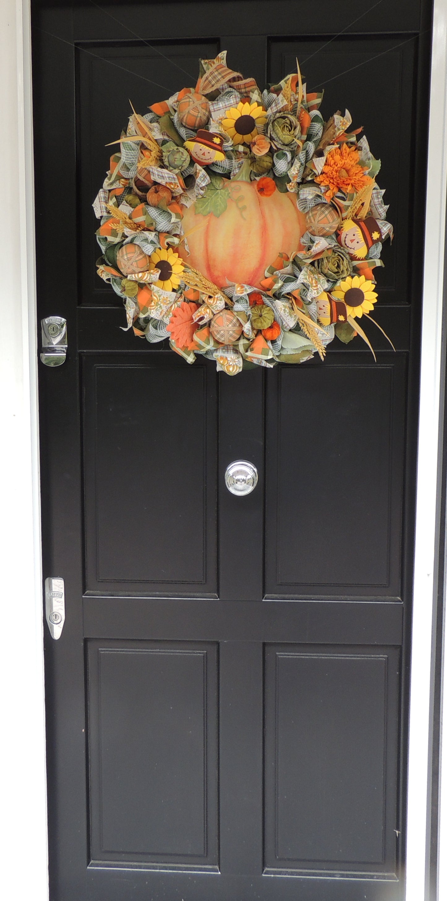 Large Autumn Pumpkin Wreath with Scarecrows & Sunflowers – 60cm Fall Harvest Thanksgiving Front Door Decor