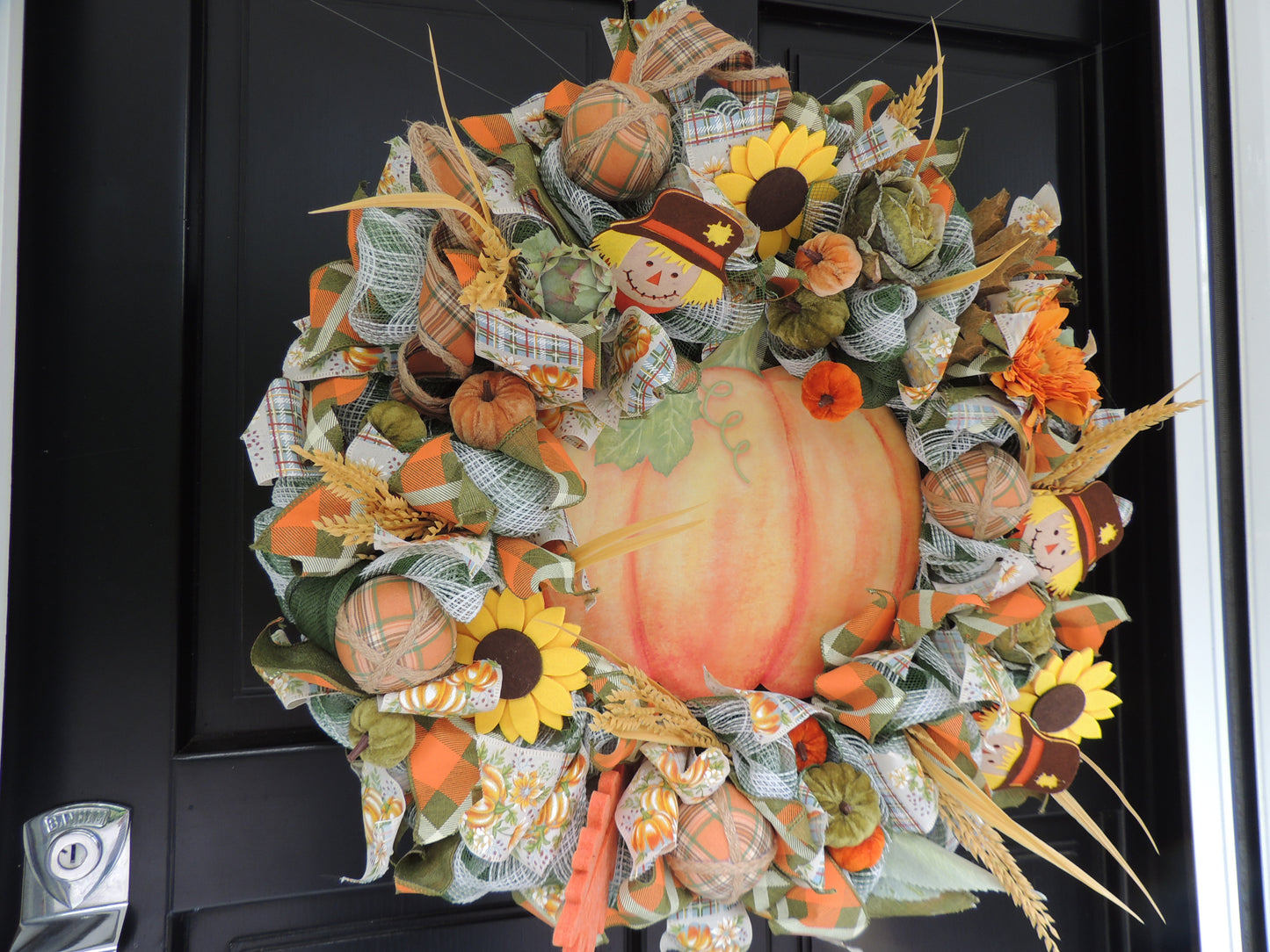 Large Autumn Pumpkin Wreath with Scarecrows & Sunflowers – 60cm Fall Harvest Thanksgiving Front Door Decor