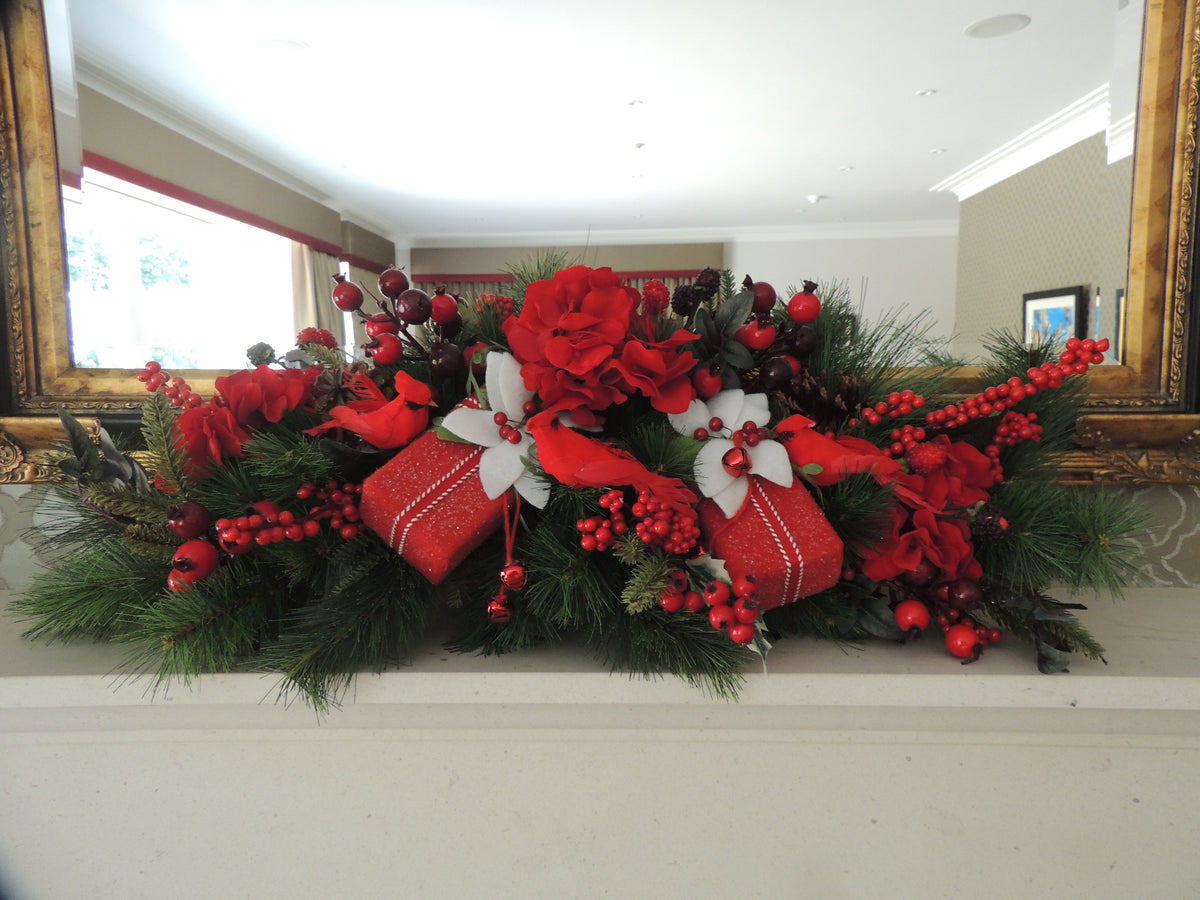 Traditional Red & Green Christmas Mantel Swag | Pine Fireplace & Over Door Decor | 80cm (31.5")