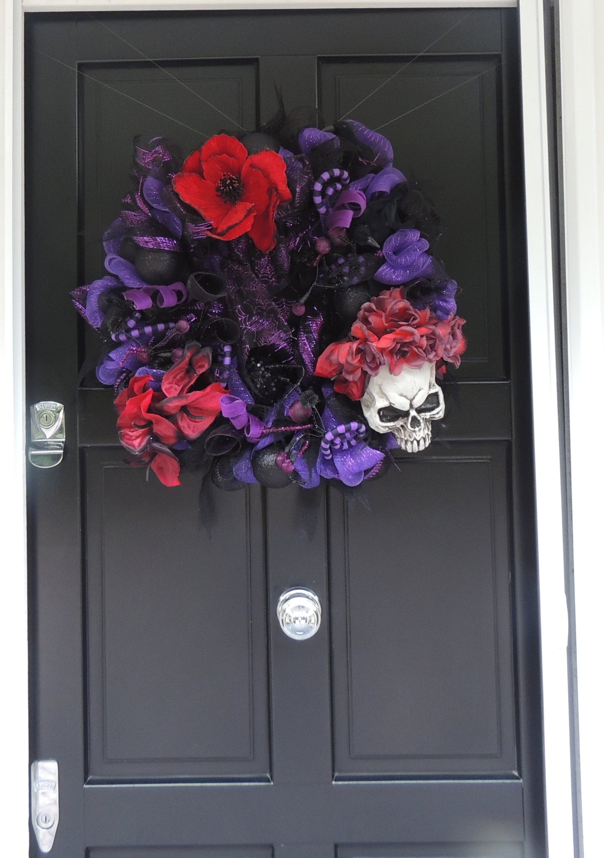 Gothic Skull Halloween Wreath 50cm | Red, Purple & Black Crow Front Door Wreath