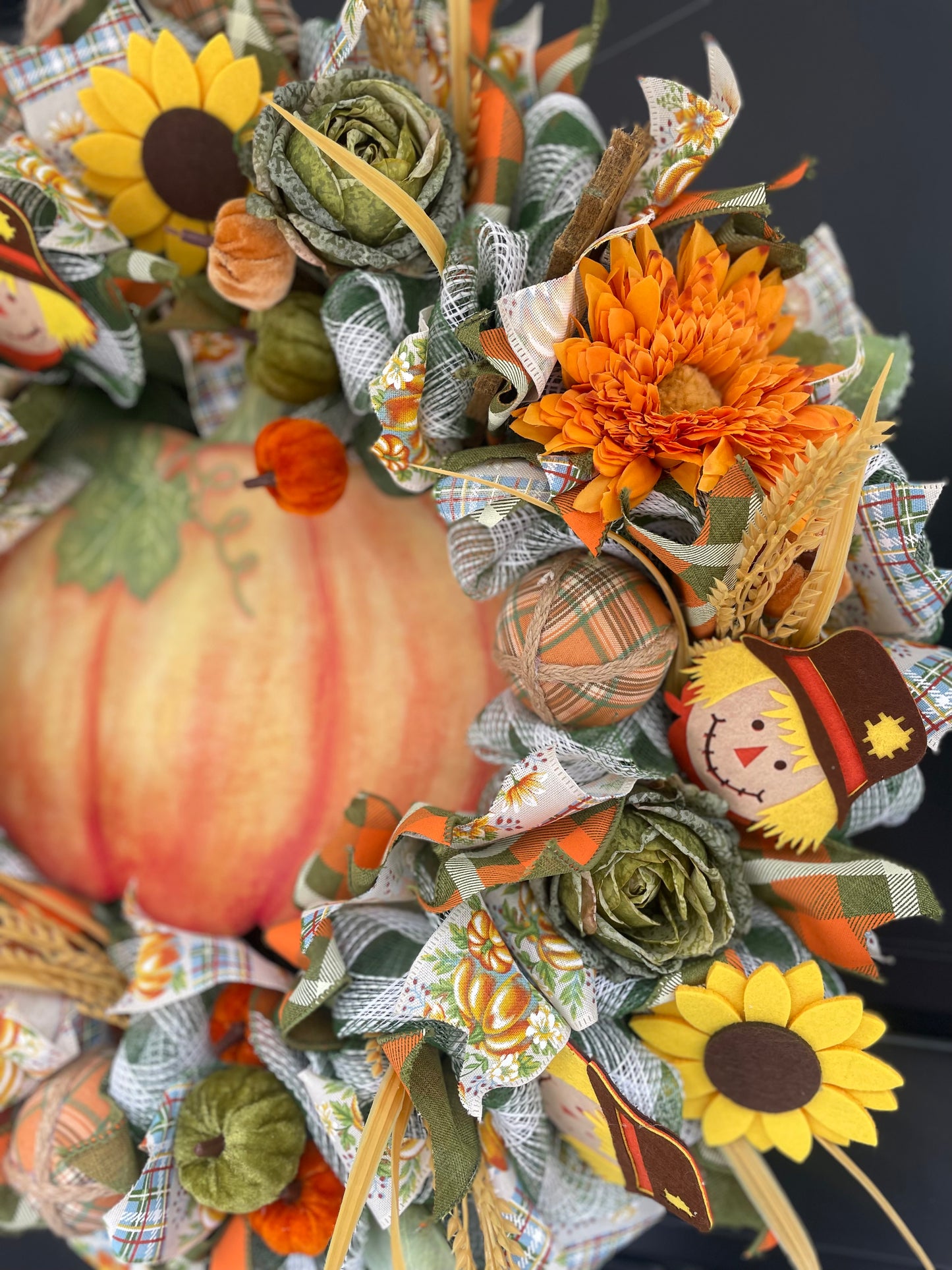 Large Autumn Pumpkin Wreath with Scarecrows & Sunflowers – 60cm Fall Harvest Thanksgiving Front Door Decor