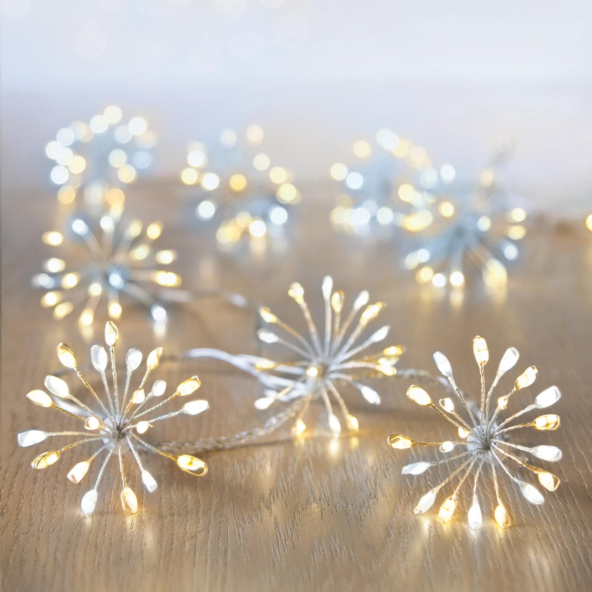 Premier 600 LEDs Multi-Action Starburst Lights with Timer, White & Warm White Mix Ultra Brights on Silver Pin Wire with 8 Effect Settings, 14.5m Lit Length - Hats By Cressida