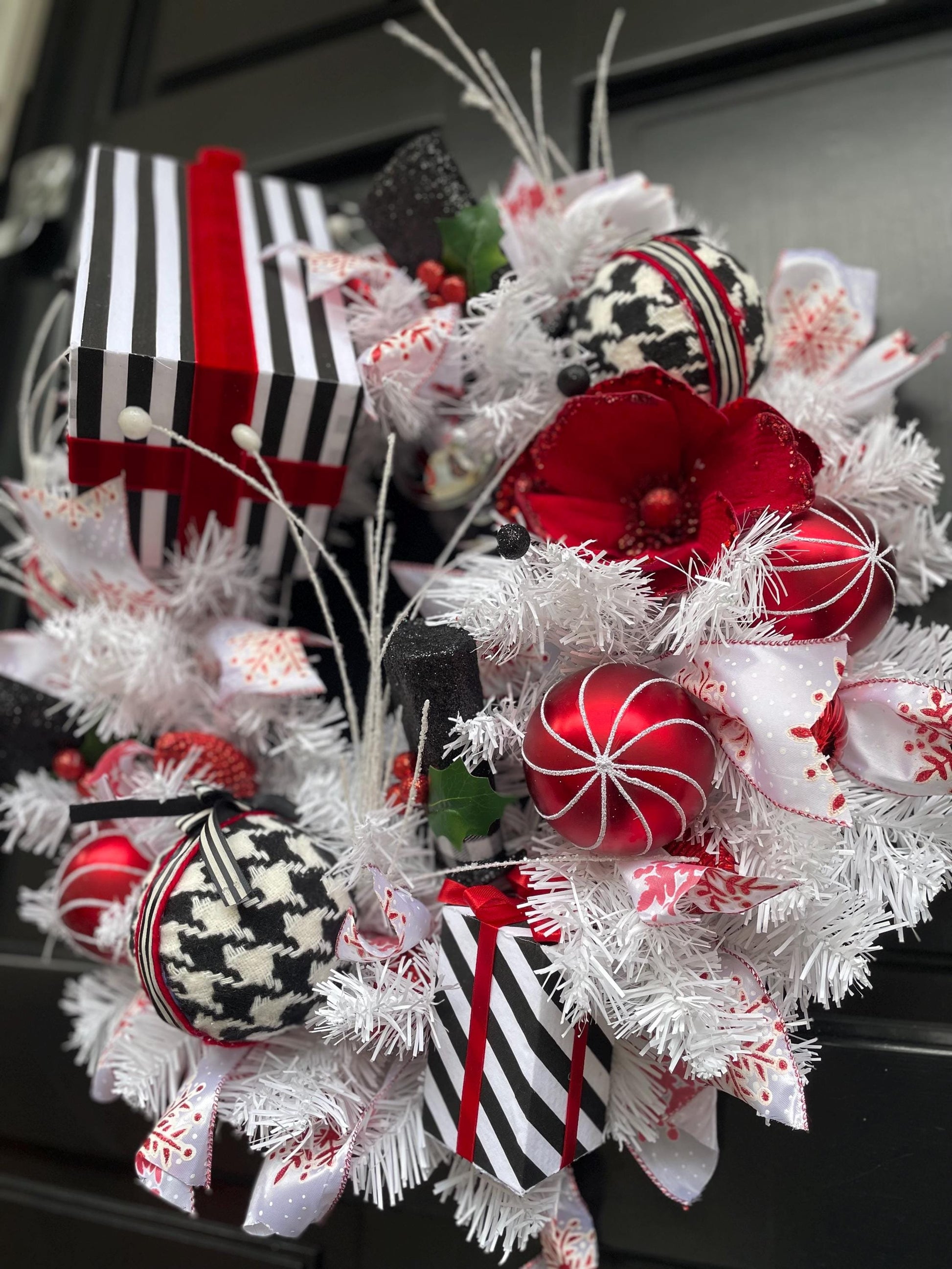 Red White Black Christmas Wreath Front Door Glam Deco Home Decorations Xmas Winter Mantle Decor Holiday Wreath Modern Swag Fireplace Wall - Hats By Cressida