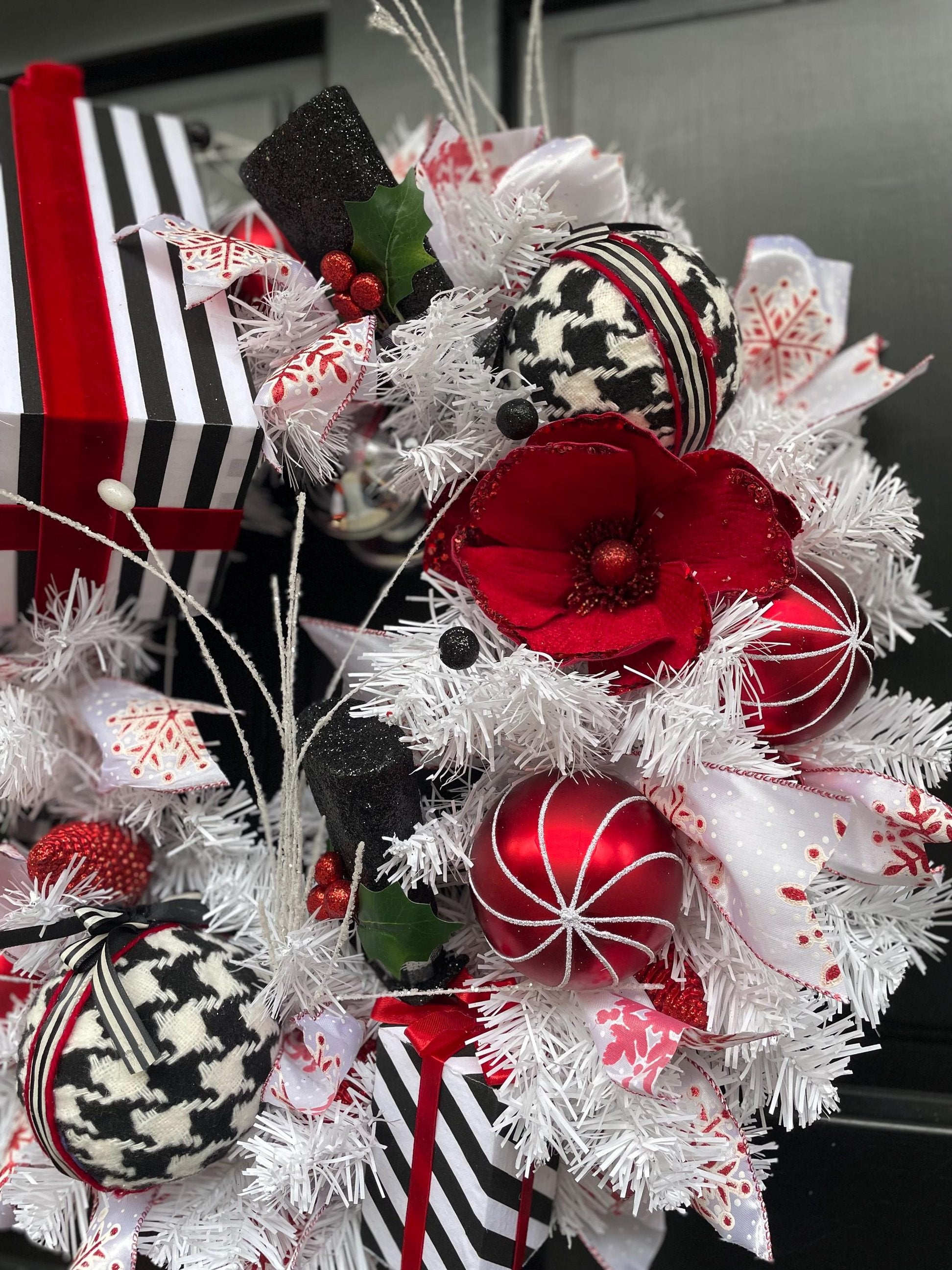 Red White Black Christmas Wreath Front Door Glam Deco Home Decorations Xmas Winter Mantle Decor Holiday Wreath Modern Swag Fireplace Wall - Hats By Cressida