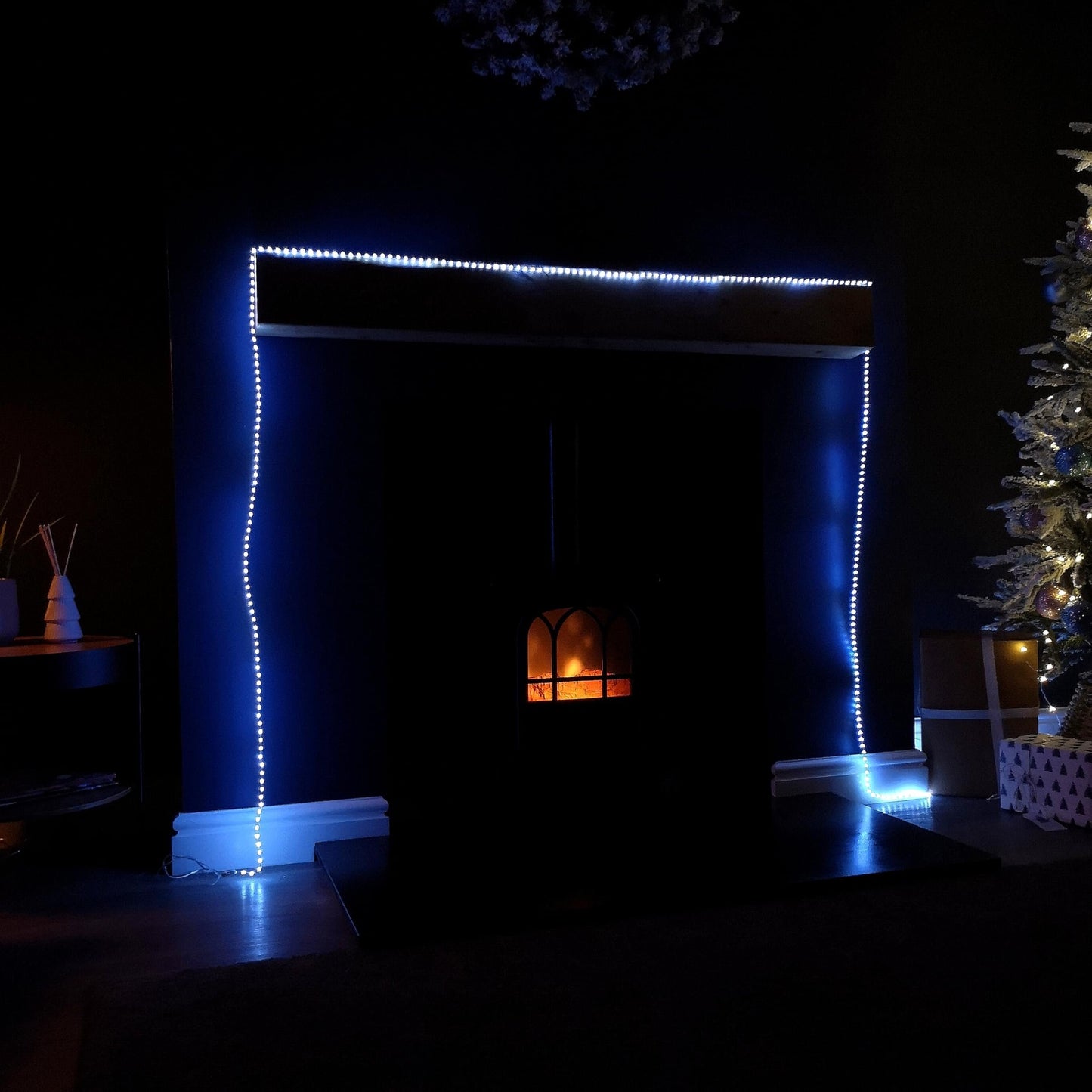 Premier 9.6m Compact MicroBrights Christmas Lights with 600 LEDs in White