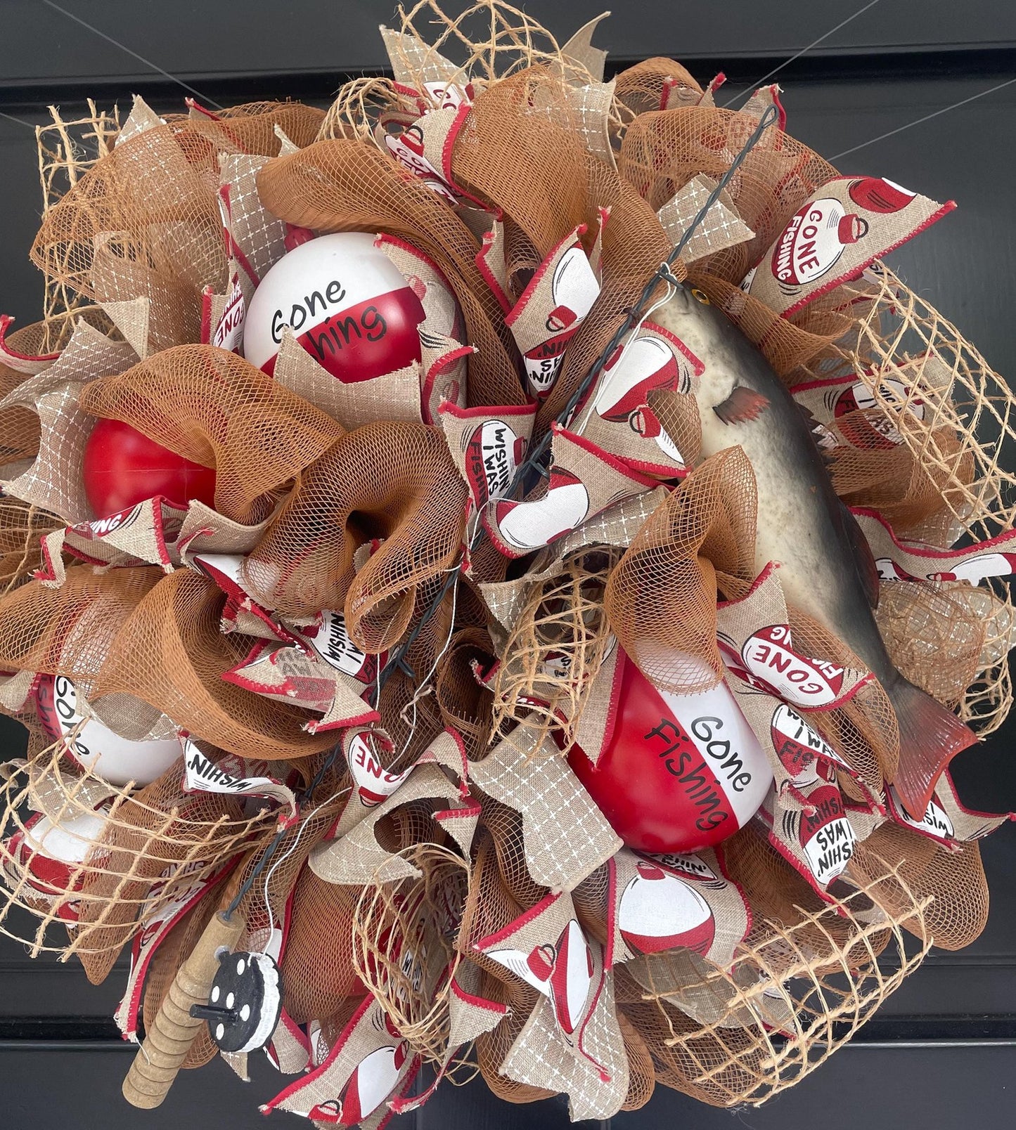 Fishing Bobber Wreath for Front Door, Angler Cabin Door Decor, Handmade Bass Fishing Wreath, Rustic Lake House Decoration Brown Red
