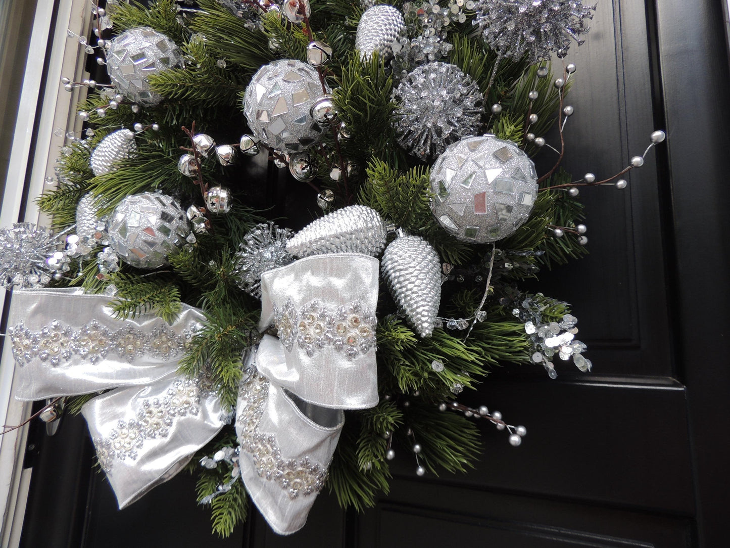Luxury Christmas Wreath Front Door Wreath Green Silver Home Decorations Xmas Winter Mantle Home Decor Holiday Wreath Crystal Designer Ribbon