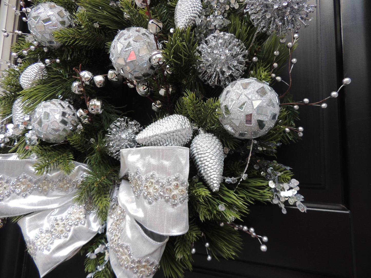 Luxury Christmas Wreath Front Door Wreath Green Silver Home Decorations Xmas Winter Mantle Home Decor Holiday Wreath Crystal Designer Ribbon