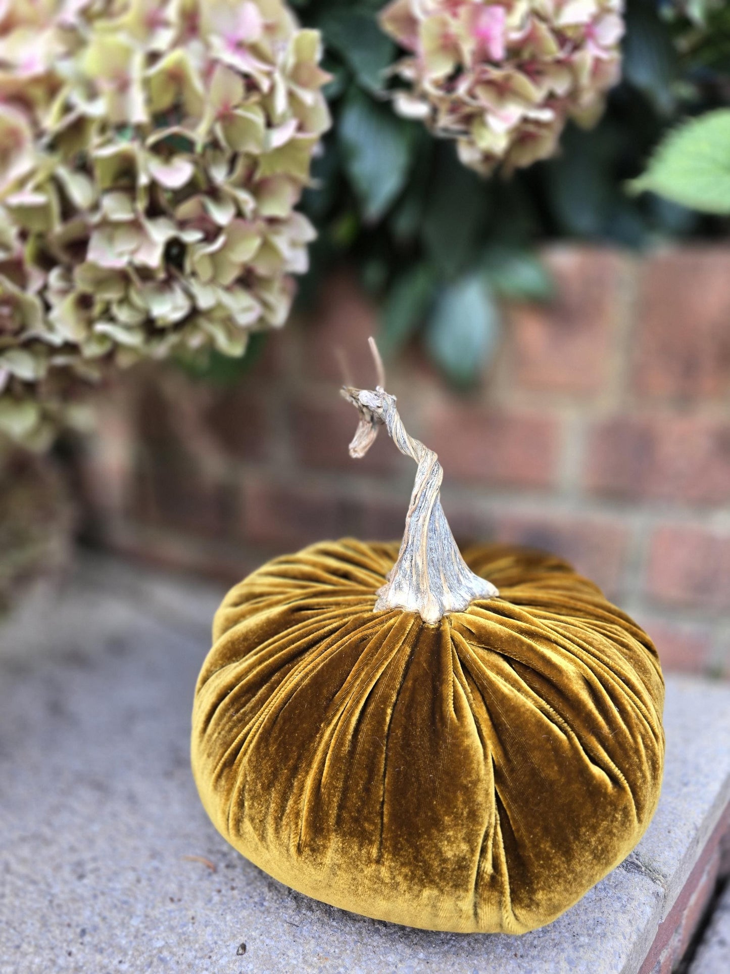 Forest Green Silk Velvet X-LARGE Elegant Pumpkin with Real Stem, Fall Wedding Centerpiece, Wedding Table Decor, Luxury Autumn Wedding Accent
