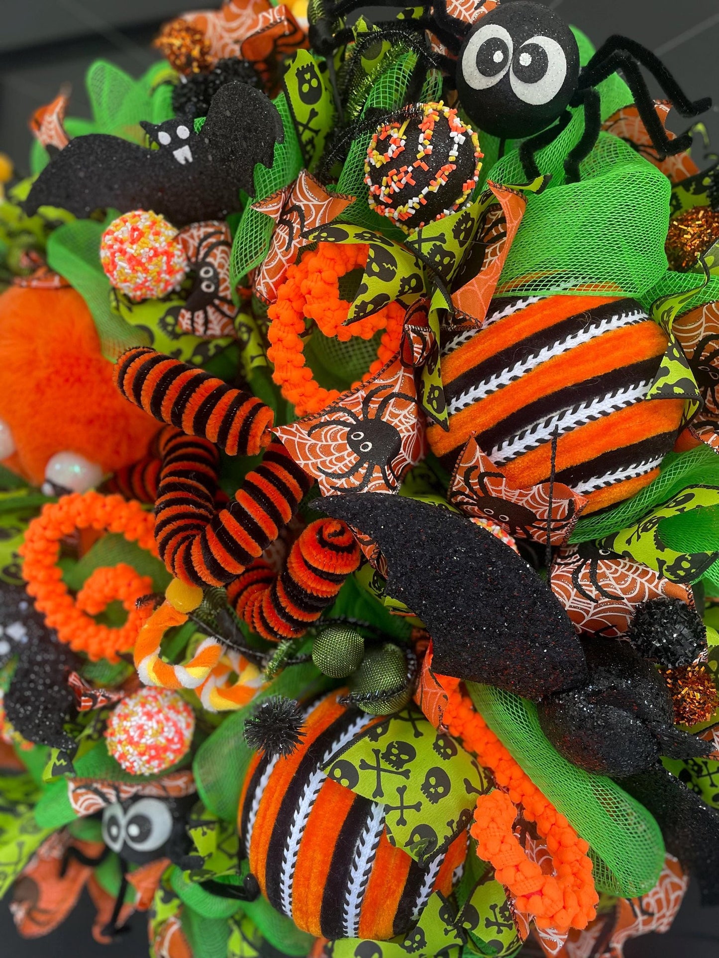 20" Halloween Wreath, Large Spider Wreath, Halloween Door Wreath, Spooky Halloween Decor, Front Door Wreath, Trick or Treat Decor