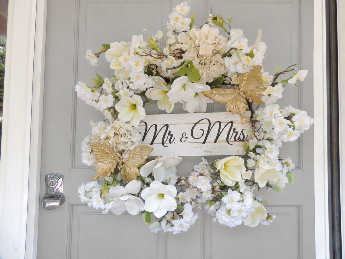 Mr & Mrs Wedding Wreath 50cm | White & Ivory Magnolia Bridal Wreath